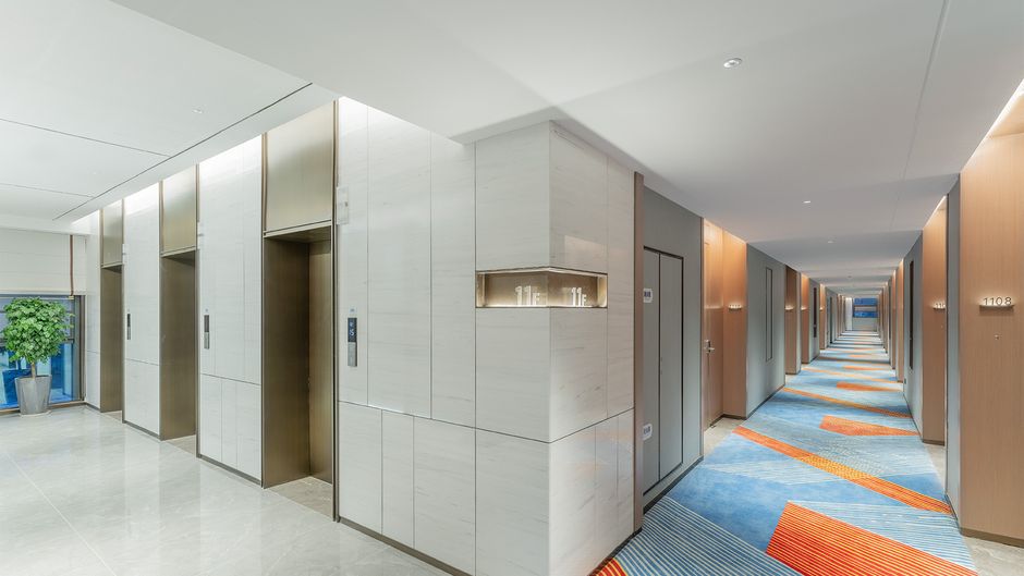 Holiday Inn Express Bazhong Center Lobby