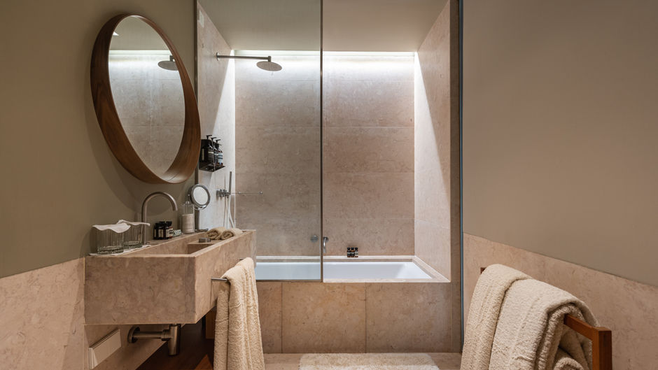 Verride Palacio Santa Catarina Hotel Room