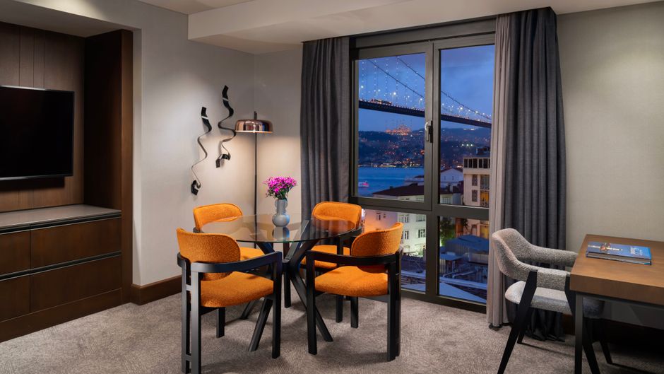 Crowne Plaza Ortakoy Bosphorus Suite