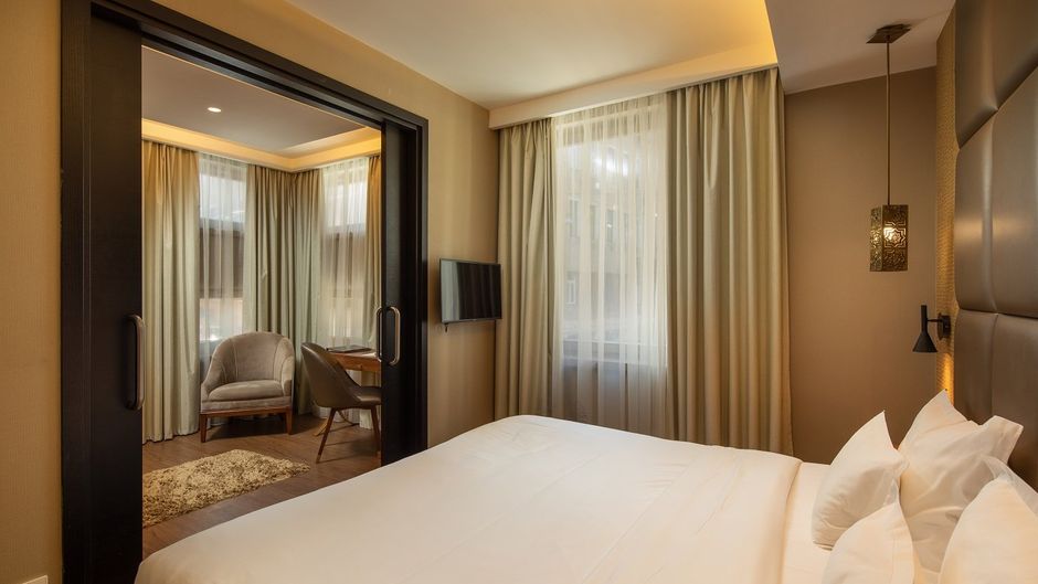 Continental Hotel Budapest Suite