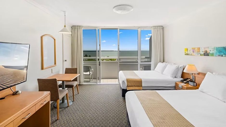 Cairns Harbourside Hotel Room