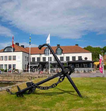 Dockyard Hotel