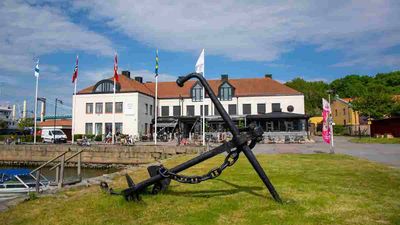Dockyard Hotel