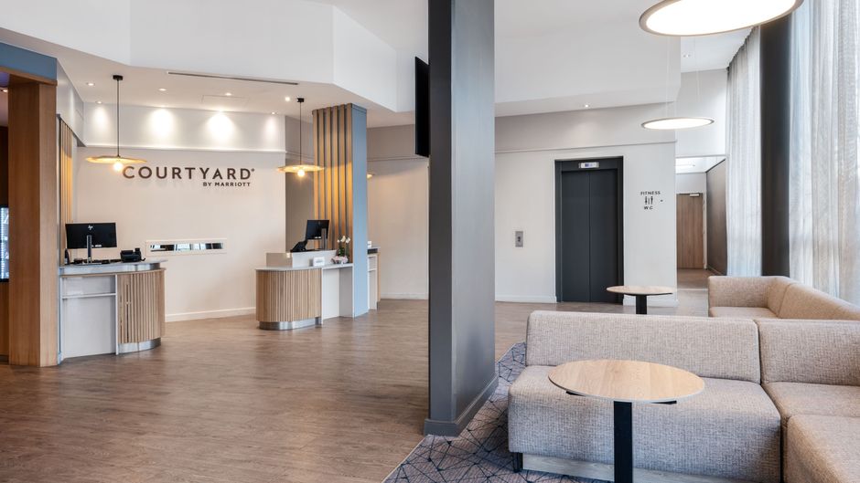Courtyard Colombes Lobby