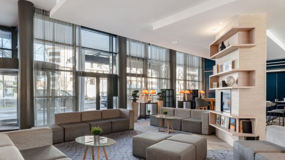 Courtyard Colombes Lobby