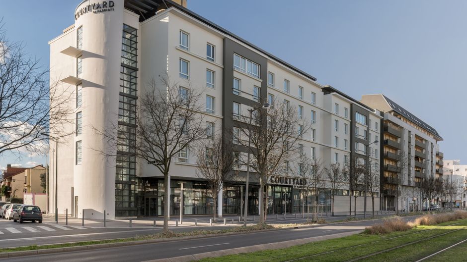 Courtyard Colombes Exterior