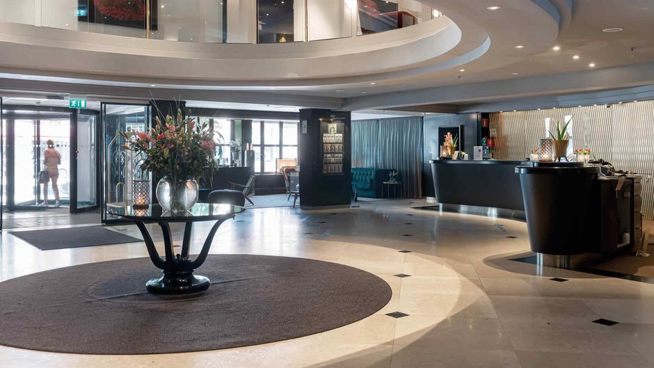 Elite Park Avenue Hotel Lobby