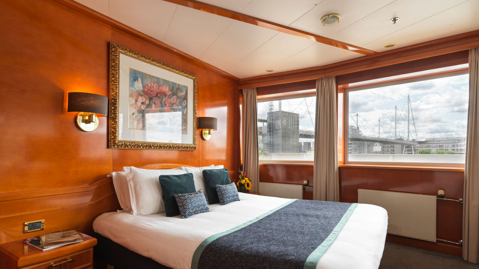 Sunborn Yacht Hotel Suite