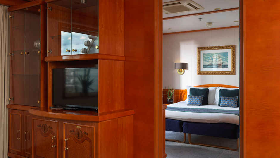 Sunborn Yacht Hotel Suite