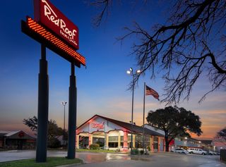 Red Roof Suites Irving–DFW Airport South
