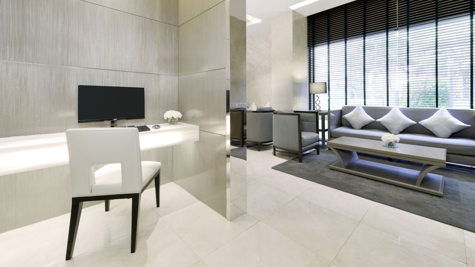 Centre Point Hotel Chidlon Lobby