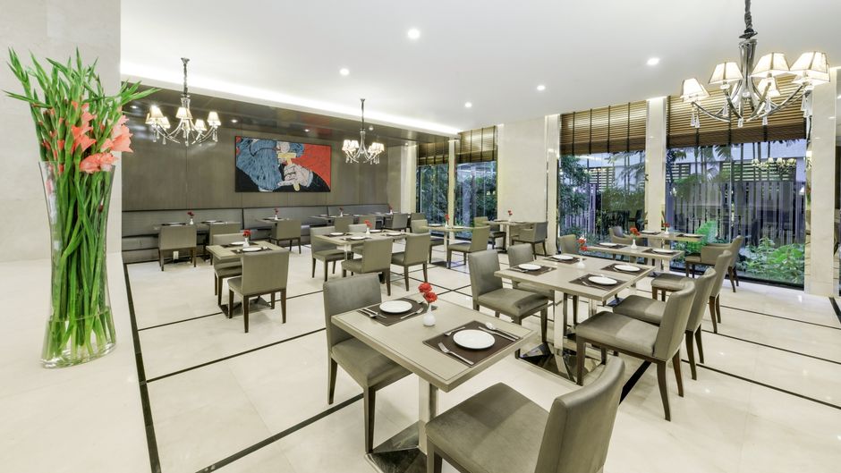 Centre Point Hotel Chidlon Restaurant