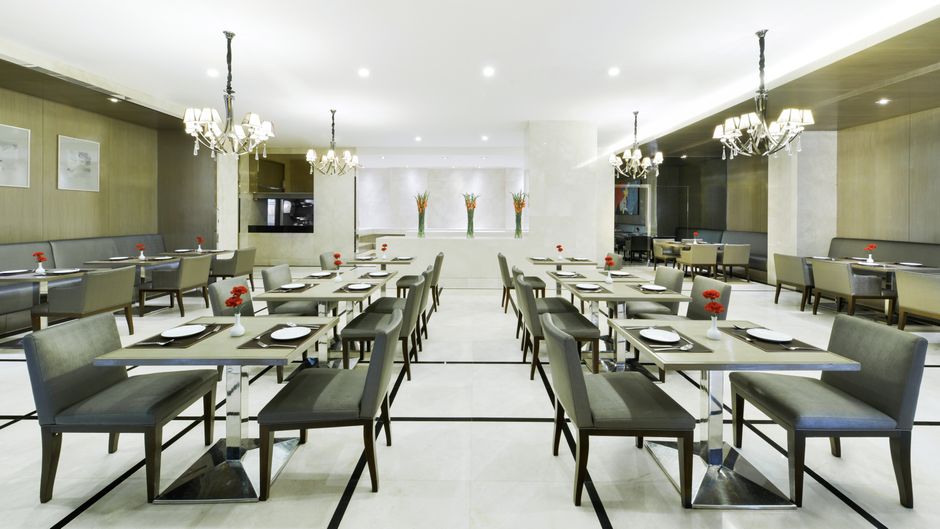 Centre Point Hotel Chidlon Restaurant