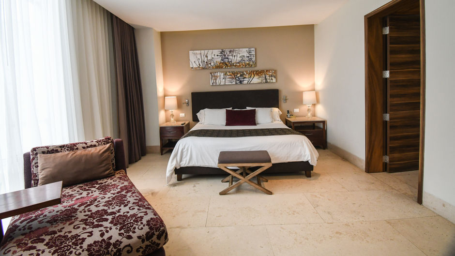 Square Small Luxury Hotel Exterior