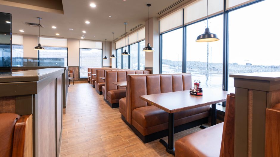 Sandman Signature Hotel & Suites Restaurant
