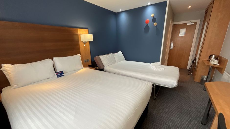 Holiday Inn Express Nuneaton Room
