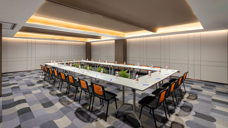 Holiday Inn Express Shanghai Gumei Meeting