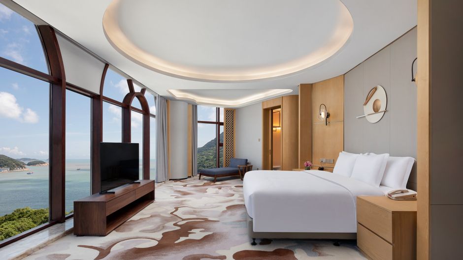 Crowne Plaza Zhoushan Seaview Suite