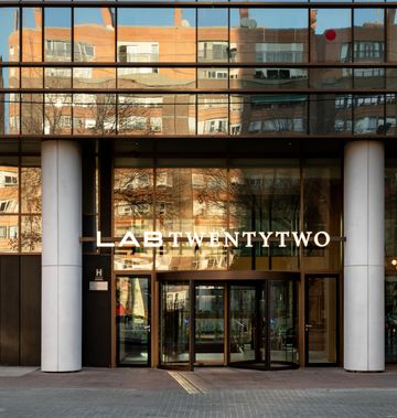 Labtwentytwo Barcelona-Tribute Portfolio
