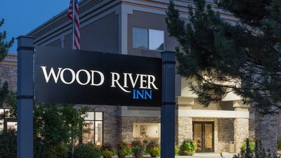 Wood River Inn & Suites
