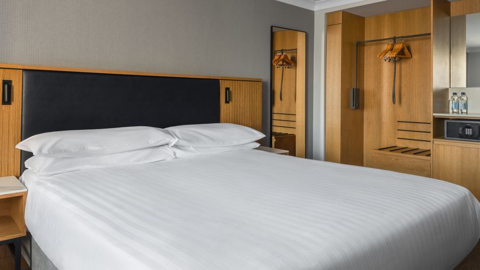 Edinburgh Marriott Holyrood Hotel Room