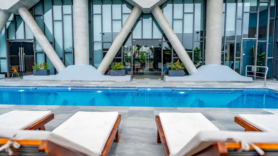 Courtyard Santiago Airport Pool