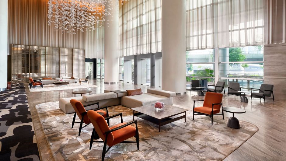 Le Meridien  Saigon Lobby