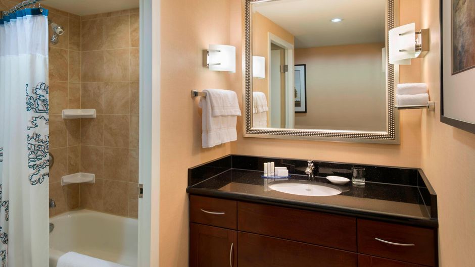 Residence Inn Toronto Downtown Room