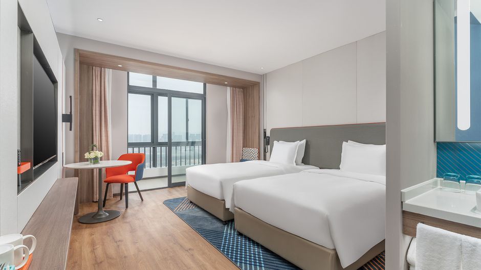 Holiday Inn Express Jimei New Town Room