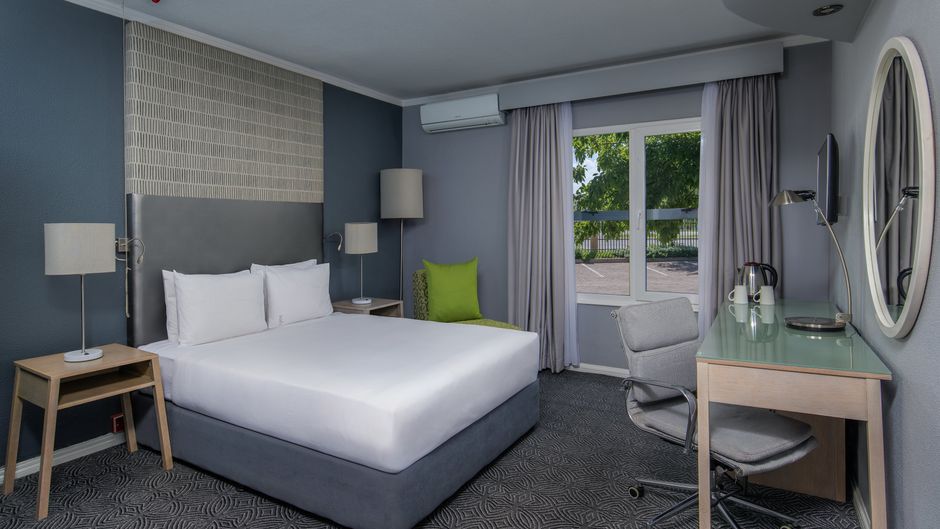 Holiday Inn Johannesburg Airport Room