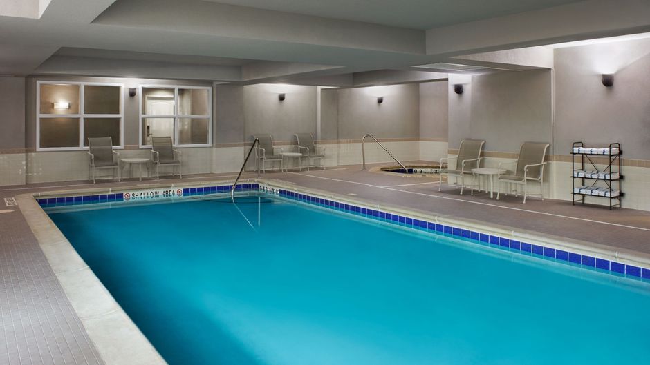 Residence Inn Miss-Airport Corp Centre W Pool