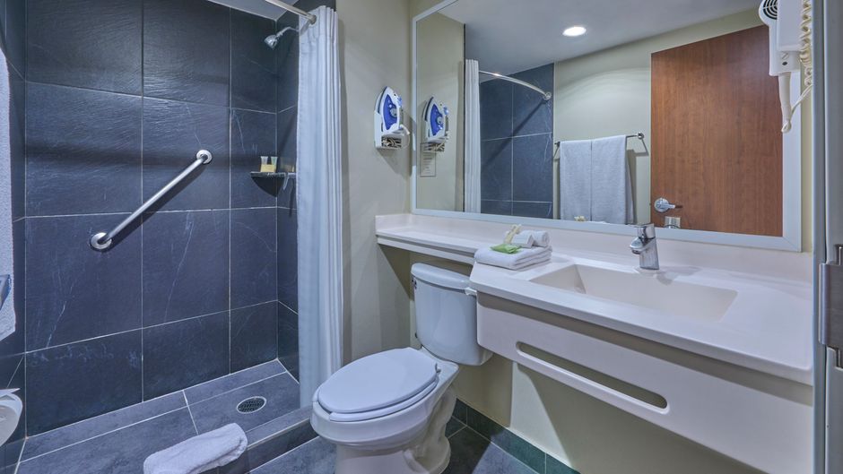 City Express Plus by Marriott Room