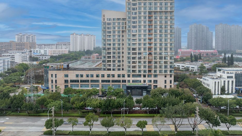 Holiday Inn Express Jimei New Town Exterior
