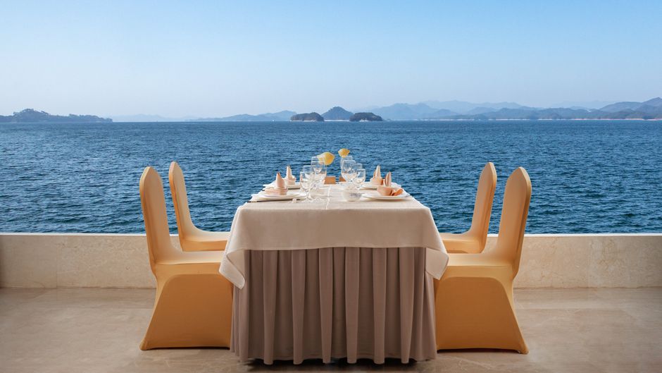 voco Thousand Island Lake Restaurant