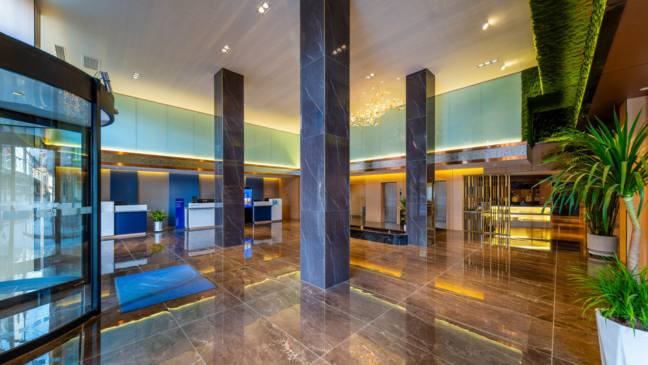 Holiday Inn Express Zhengning Road Exterior