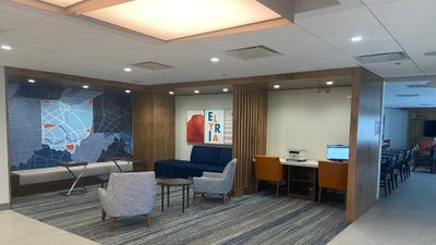 Holiday Inn Express & Suites Elyria