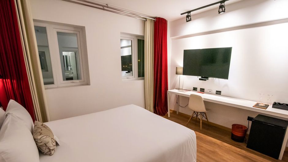 El Polo Aparthotel Room