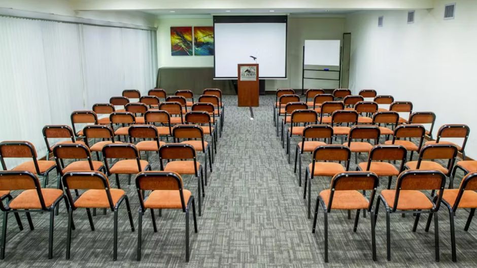 El Polo Aparthotel Meeting