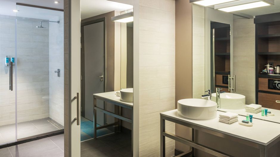 Aloft Al Ain Room