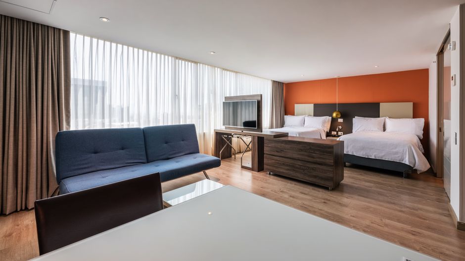 Holiday Inn Express & Suites Medellin Room
