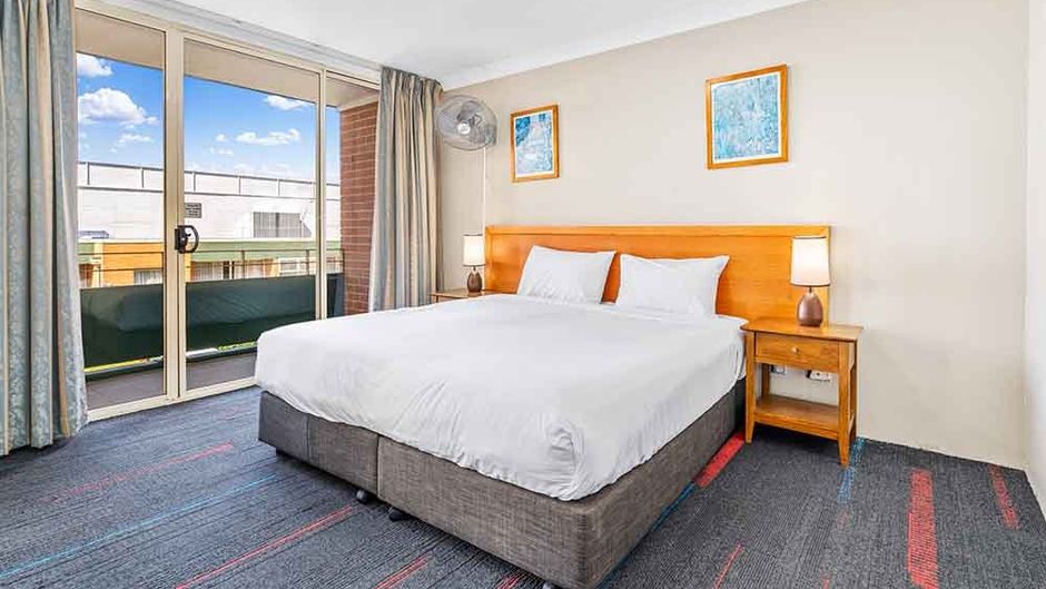 APX Apartments Parramatta Room