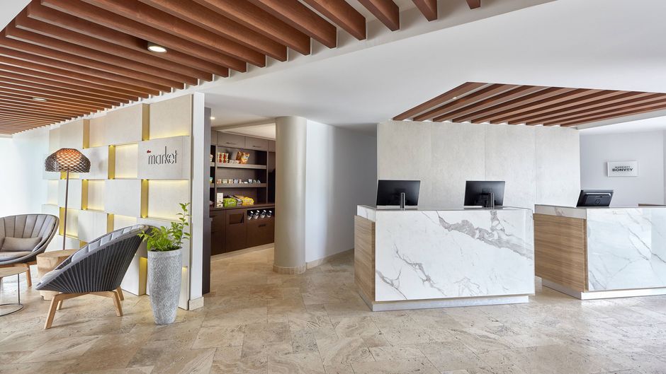 Courtyard by Marriott Aruba Resort Lobby
