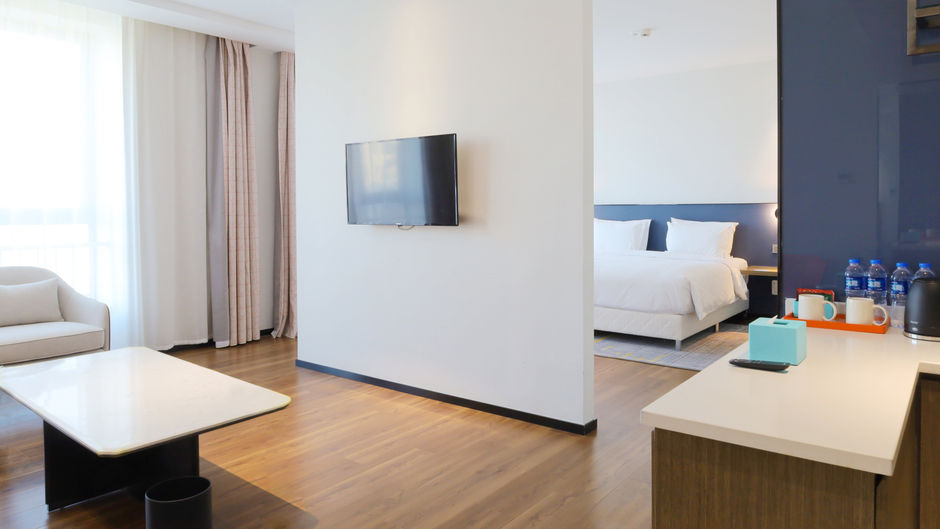 Holiday Inn Express New Area Suite