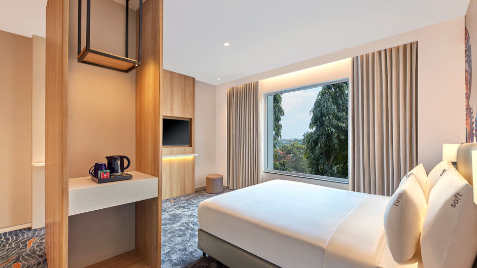 Holiday Inn Express Suite