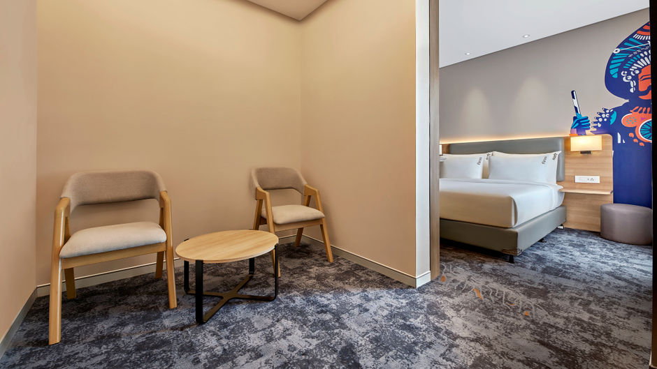Holiday Inn Express Suite