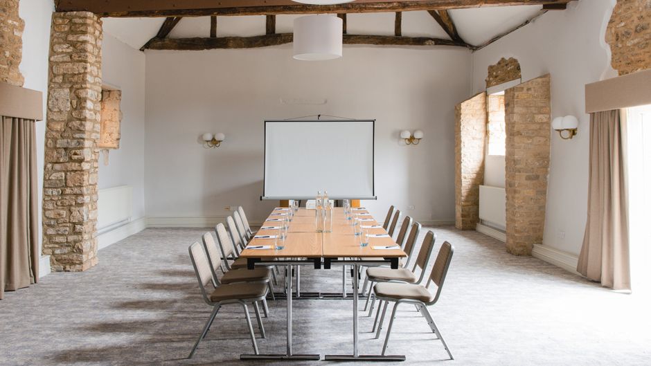 voco Oxford Thames Meeting