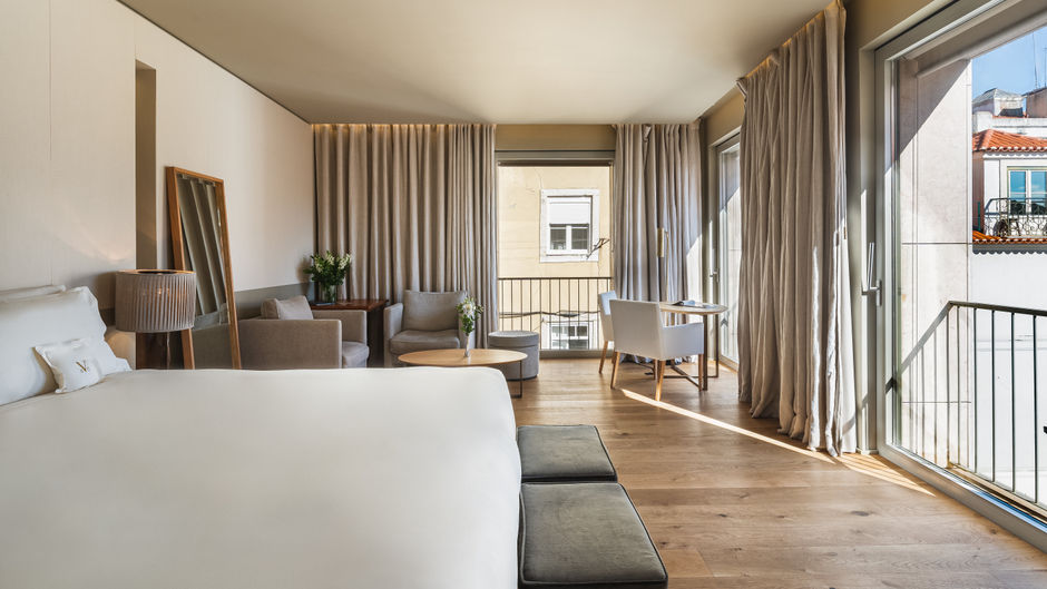 Verride Palacio Santa Catarina Hotel Room