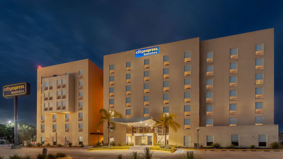 City Express by Marriott Celaya Galerias Exterior