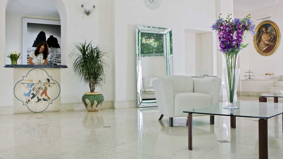 La Floridiana Hotel Lobby