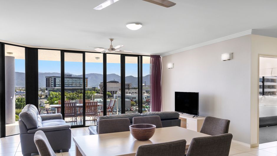 Piermonde Apartments, Cairns Room